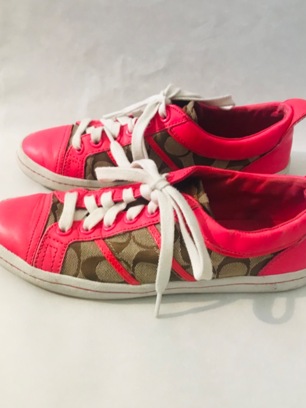 Coach Alivia Signature Logo Canvas Tennis Shoes Sneakers Hot Pink Leather Trim - Picture 2 of 11